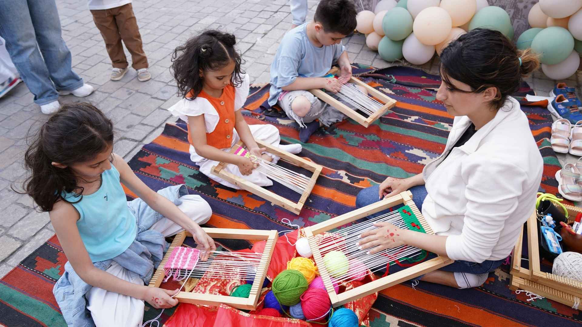 چرا آینده فرزند شما در گرو کلمات اوست؟ راهنمای جامع تقویت مهارت های ارتباطی در کودکان